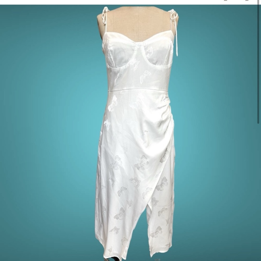 Lulu’s white butterfly dress